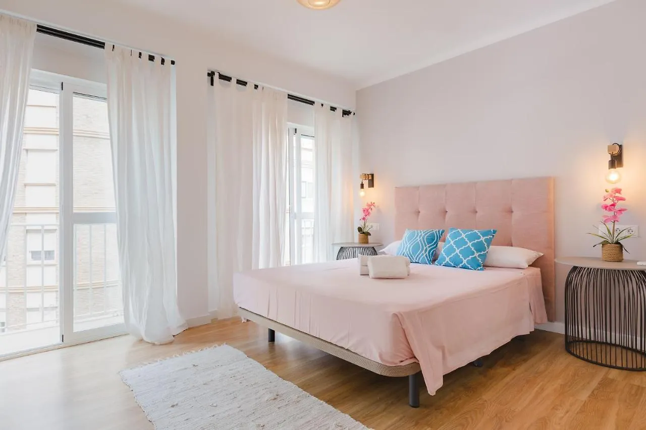 Malagaflat Design Apartment 3 Bedrooms City Centre 0*, Malaga