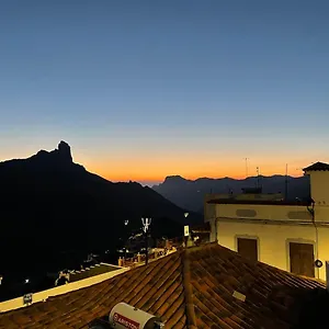 https://casa-el-mirador-del-almendro.in-canary-islands.com